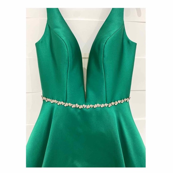 Madison James, Size: 6, Color: Emerali - Picture 3 of 11